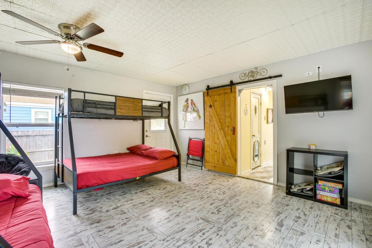 Galveston Cottage About 1 Mi To Beach Pet Friendly! Εξωτερικό φωτογραφία